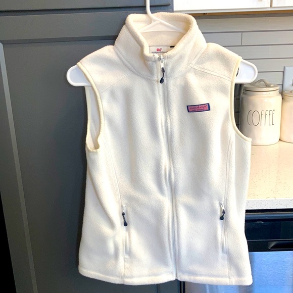 Vineyard Vines white fleece vest. Used - Picture 1 of 1